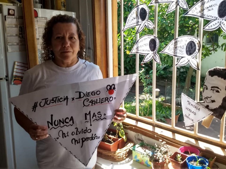 Madre de Diego Cagliero, reclamando justicia