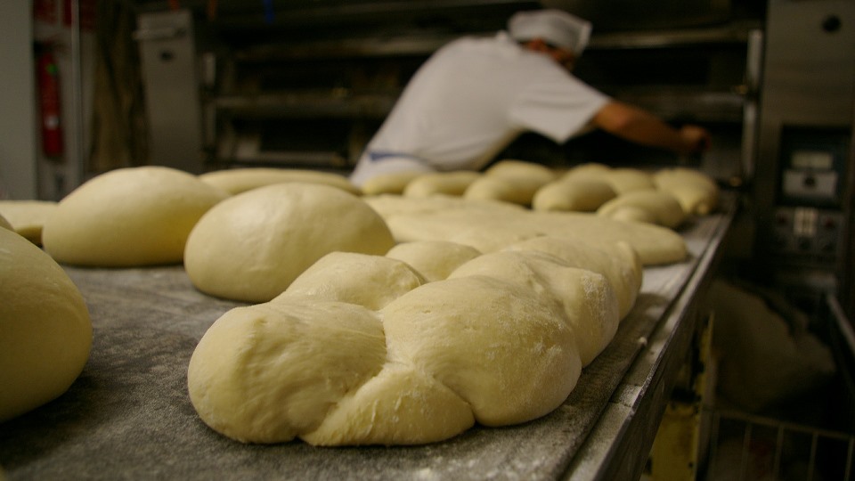 Aumentos de insumos de producción del pan golpearía el bolsillo de consumidores 1 Panaderos Credito panarte sano.com Cristian Dominguez