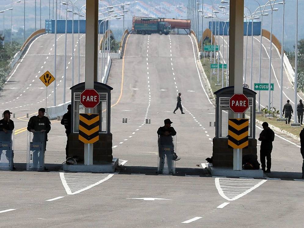 puente internacional frontera Agustina Perez