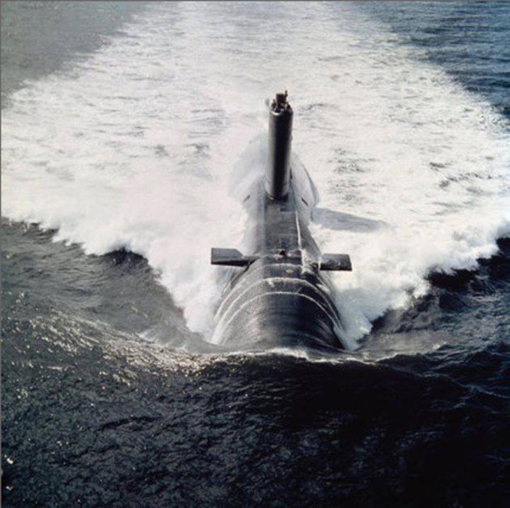 Submarino Conqueror.