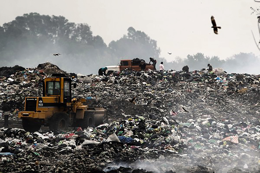 14 El basural a cielo abierto mas grande la provincia de Buenos Aires ubicado en Lujan Creditos EFEVERDE.COM Juan Ignacio Roncoroni Jacqueline Molina