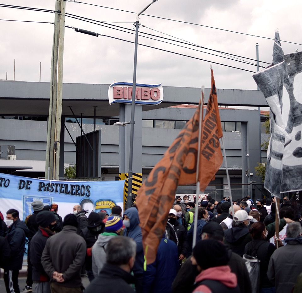 Acto de les trabajadores despedides de Bimbo 1 49193400 bf1b 4b78 838a 2d7e7b93c8e2 1