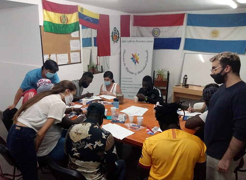 SEGEGALESES 3 Estudiantes del curso de espanol aprendiendo el idioma Credito ENOCEP Periodismo Franco