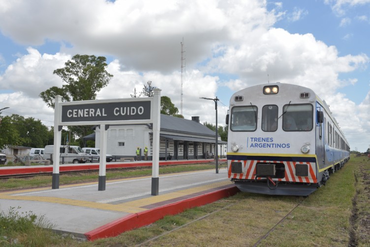 TREN TREN Credito www.argentina.gob .ar Periodismo Franco