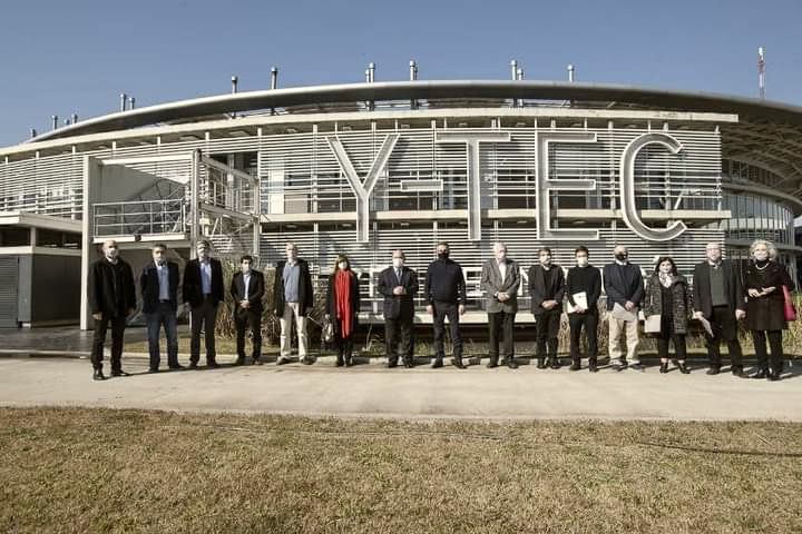 Integrantes que participaron de la presentación del proyecto de la fábrica de litio