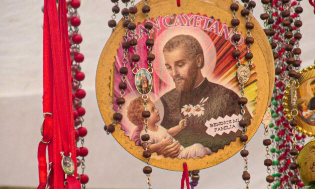 San Cayetano: devoción y reclamos
