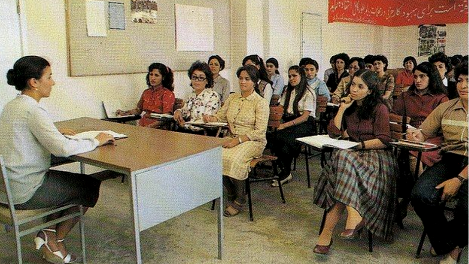 3 Mujeres en clase. 1981. Kabul. RPDA ine mazzara