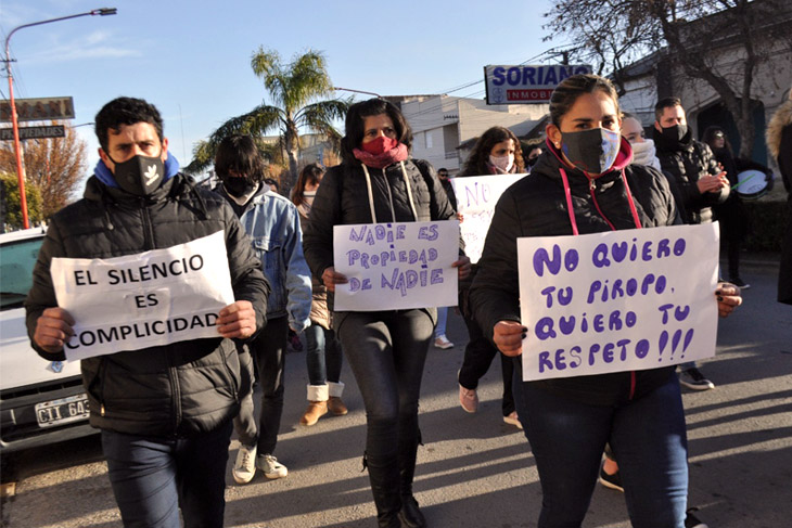 Foto 2 Acompanando el pedido de justicia contra la violencia de genero Credito Sofia Beltaco Paula Daguerre