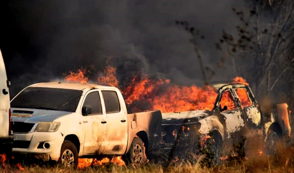foto 1 Vehiculos secuestrados incinerados por el fuego Credito Fabian Sosa Bruno Zamparo