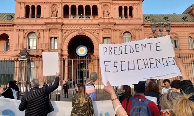 Les hipotecades UVA marcharon a la Casa Rosada