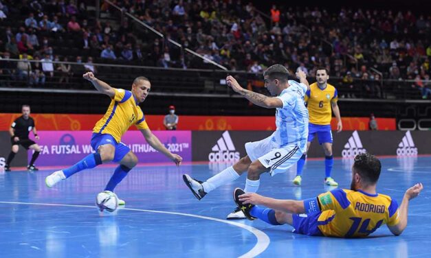 Histórico triunfo: Argentina eliminó a Brasil y clasificó a la final en el Mundial de Futsal