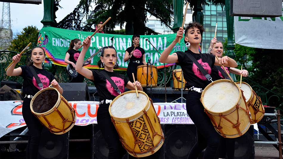 Apertura del encuentro a cargo del grupo Hijas de su Madre - Malambo Feminista