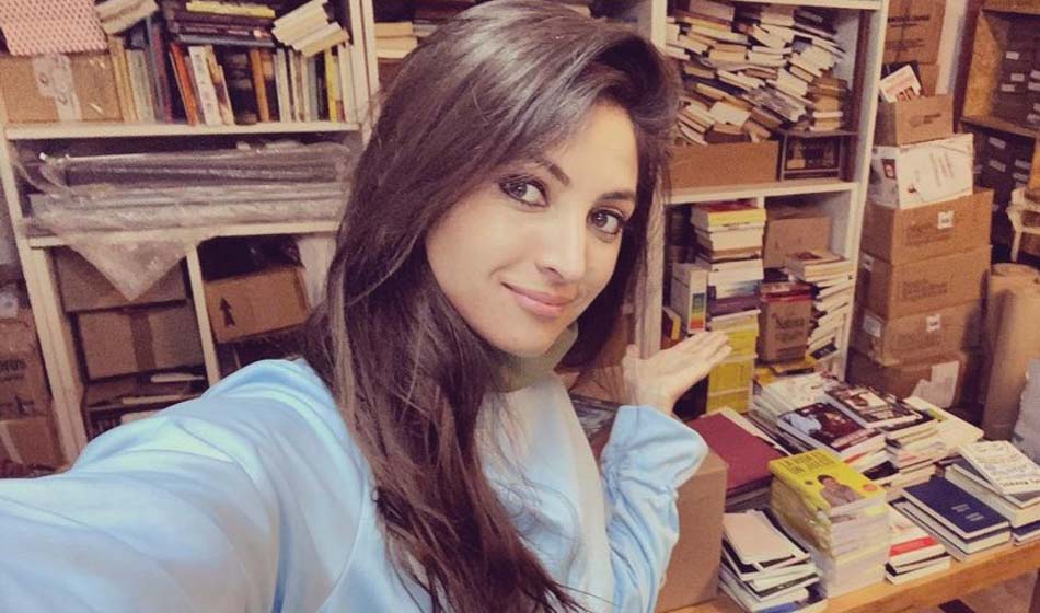 Foto 2 Libros en los Pabellones Credito Twitter @AnitaSicilia Maria Josefina Severino
