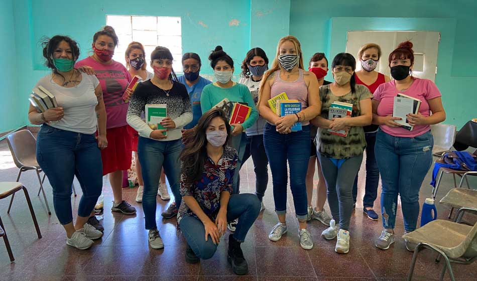 Foto 4 Libros en los Pabellones Credito Twitter @AnitaSicilia