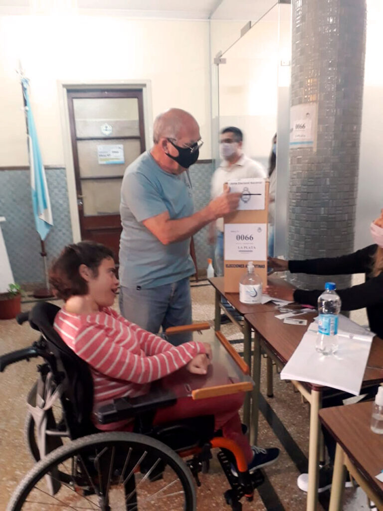CUERPO 1 Clara Goitia es una joven con discapacidad de La Plata que realizo una accion judicial para poder votar y resulto favorable Franco Montesino