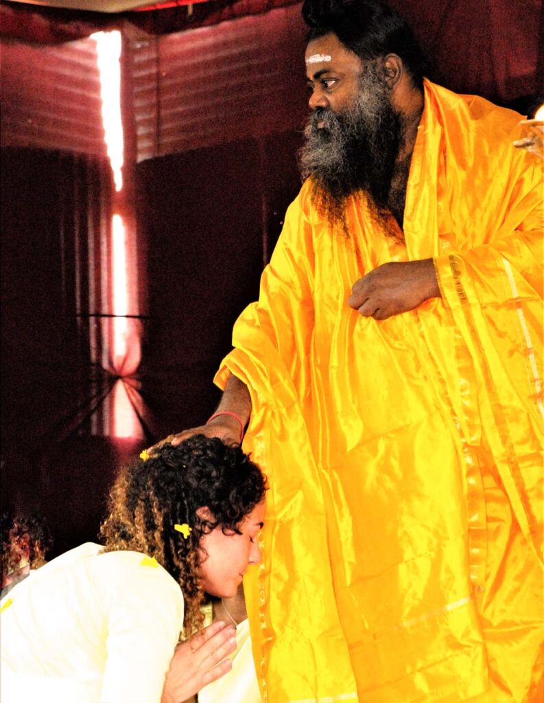 CUERPO 1 aniversario del nacimiento del maestro espiritual Swami Premananda Segunda Parte Franco Montesino