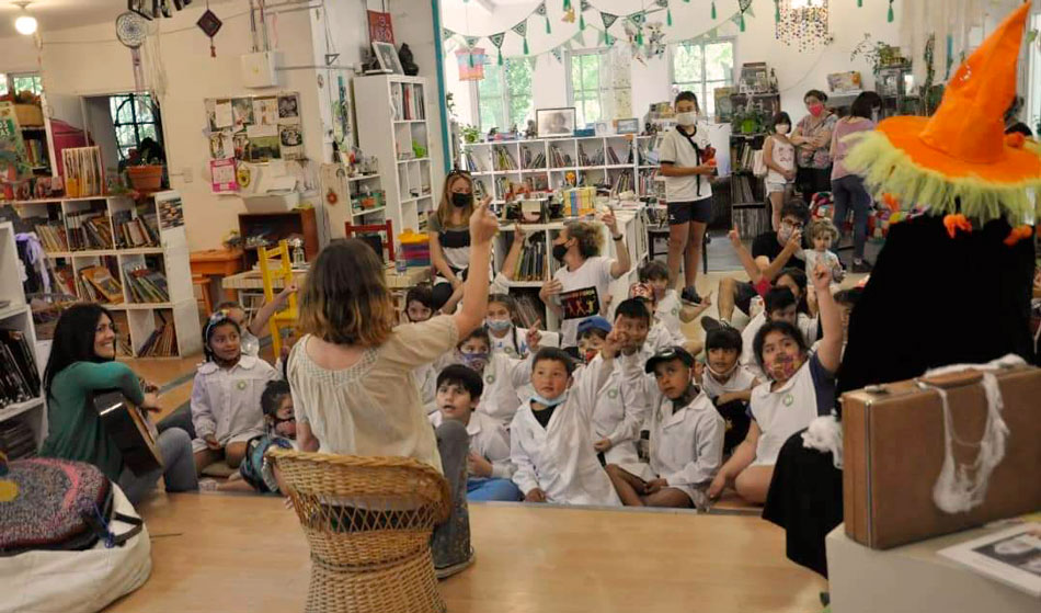 DESTACADA Entrevista con Paula Kriscautzky coordinadora y fundadora de la Biblioteca popular infantil Del otro lado del arbol Agustina Berardozzi