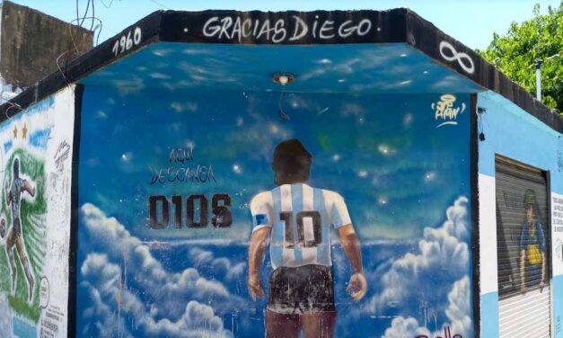 Un año sin Maradona: luces y sombras alrededor de su tumba