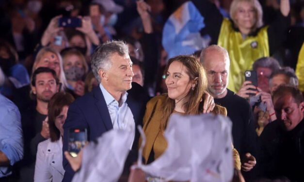 María Eugenia Vidal cerró su campaña en la Ciudad y contó con el apoyo de Macri