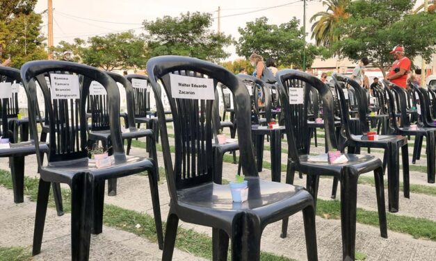 Con 194 sillas vacías, Ituzaingó homenajeó a las víctimas de la Tragedia de Cromañón