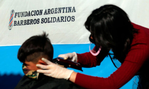 Festival de barbería y belleza en beneficio de comedores de La Plata