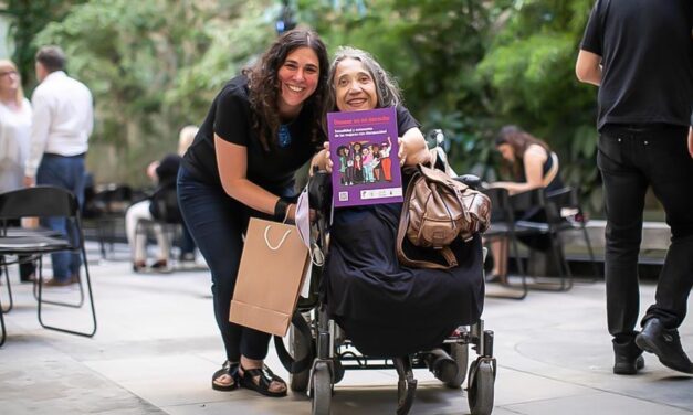 “Desear es mi derecho”: reseña sobre la guía nacida en comunidad para mujeres con discapacidad