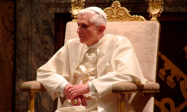 Acusan al Papa emérito Benedicto XVI de inacción en casos de pedofilia en Alemania