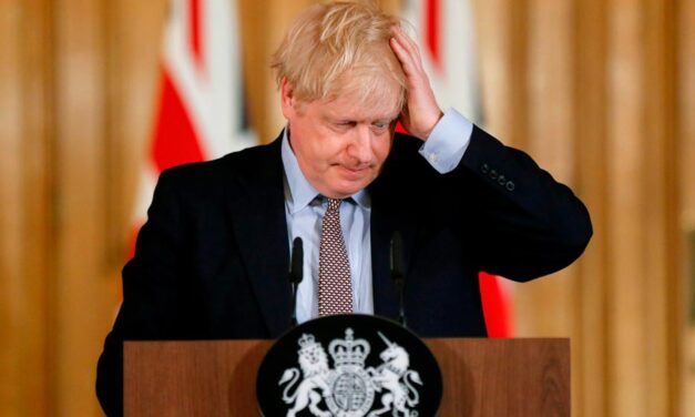 Boris Johnson en la cuerda floja por una fiesta clandestina