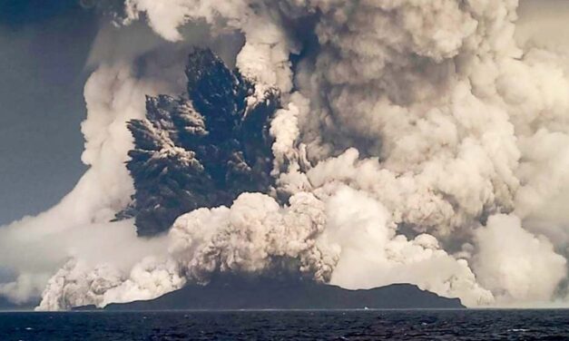 Una erupción volcánica generó un tsunami frente a las costas sudamericanas