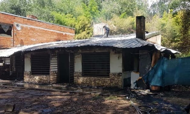 Pilar: Cuatro jóvenes fallecieron intoxicades tras un incendio
