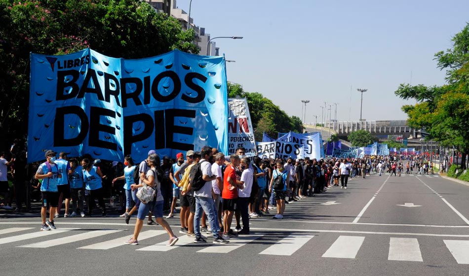 Las organizaciones sociales marchan contra “el hambre y la miseria salarial”