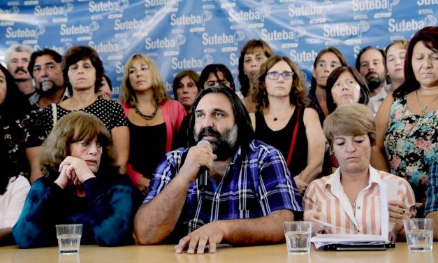 Escrache a Baradel en Mar del Plata: el repudio de Suteba 