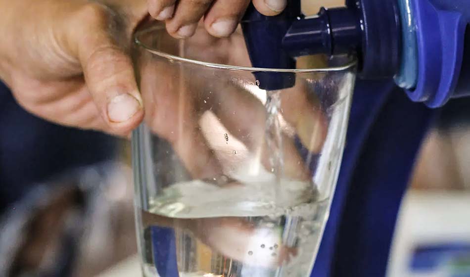 “¿Sabés si el agua de tu escuela es potable?” 1 Por el Agua Limpia en las Escuelas