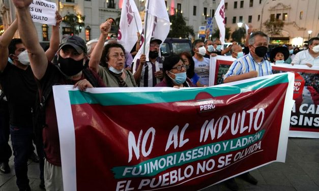 Perú: El Tribunal Constitucional indultó a Fujimori