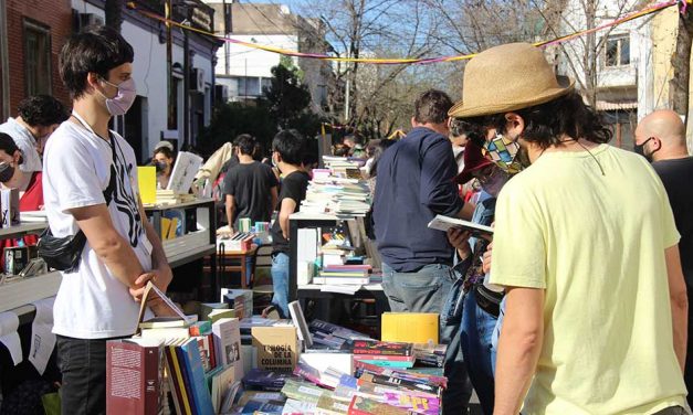 La Feria del Libro toma las calles de Flores