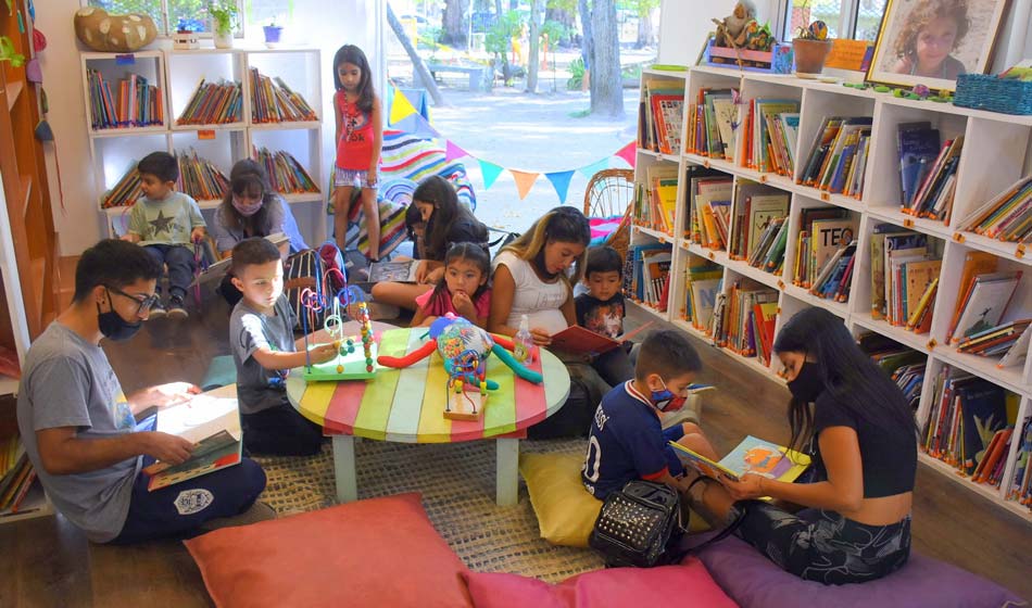 1 Biblioteca Del otro lado del arbol