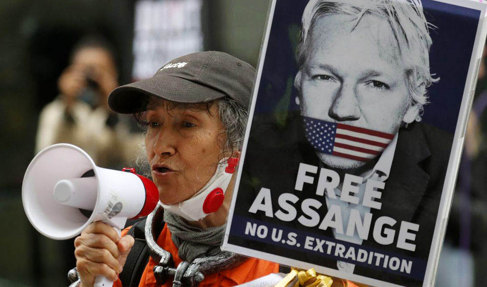 Julián Assange