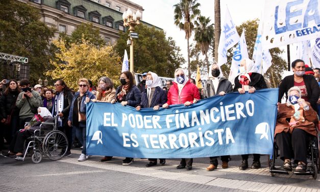 Madres de Plaza de Mayo: 45 años caminando, 45 años luchando
