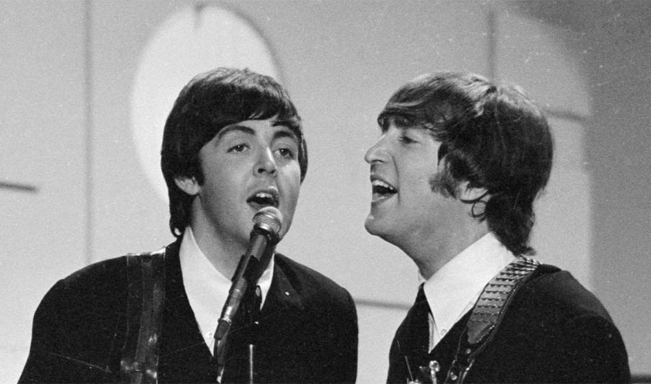 2.John Lennon y Paul McCartney Credito Fuera de Hora