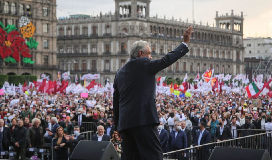 1.AMLO con multitud Crédito DiálogoJerez Manu DUrbano