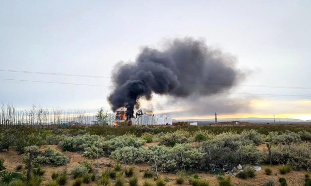 Neuquén: grave explosión e incendio en una refinería de Plaza Huincul
