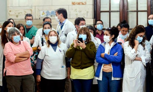 Médiques platenses se movilizaron por el Hospital de Niñes
