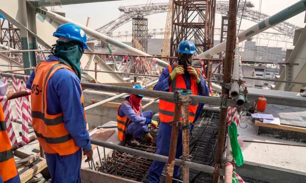 Denuncian que Qatar deportó a trabajadores migrantes previo al inicio del Mundial