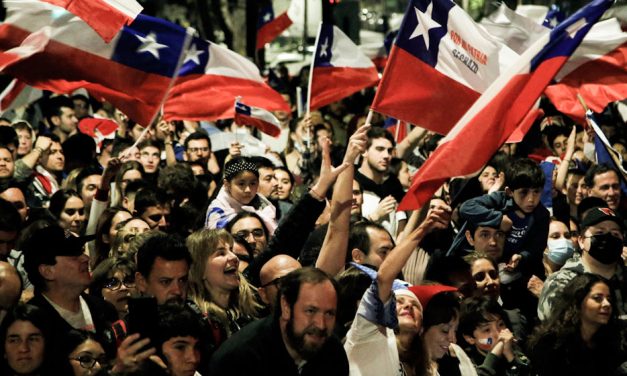 Chile le dice “No” a la nueva constitución y el Gobierno de Boric se reorganiza