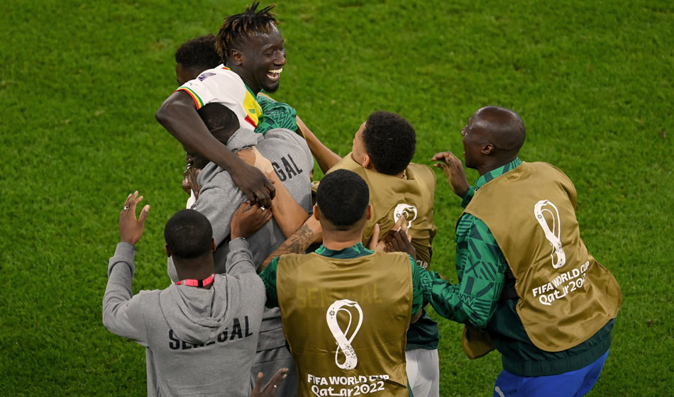 Senegal vencio 3-1 a qatar y lo dejó con pocas chances de seguir