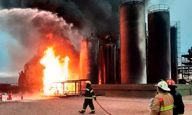 Incendio en Plaza Huincul: la empresa afectada dispuso a la Justicia los servidores de la refinería