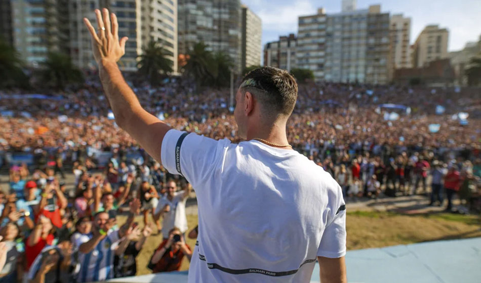 Mar del Plata recibió a su  primer campeón mundial, el Dibu Martínez