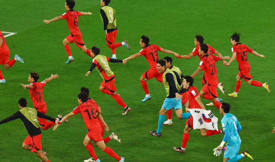Corea del Sur le ganó a Portugal y se metió en octavos de final