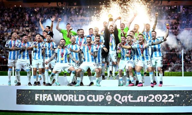 Coronados de gloria vivamos: Argentina es campeón del mundo