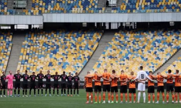 Pese a la guerra, volvió el fútbol en Ucrania